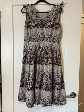 Vintage Floral Midi Bow Dress in Gray and Pink